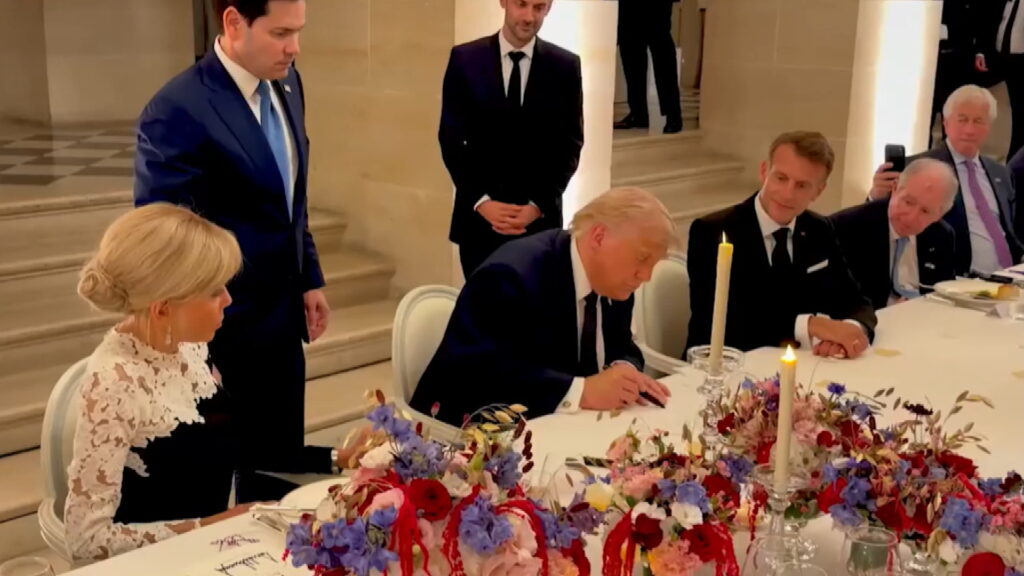 US, Iran sign initial agreement to end war US, Iran sign initial agreement to end war