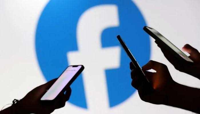 Facebook down for users worldwide, Downdetector reports spike Facebook down