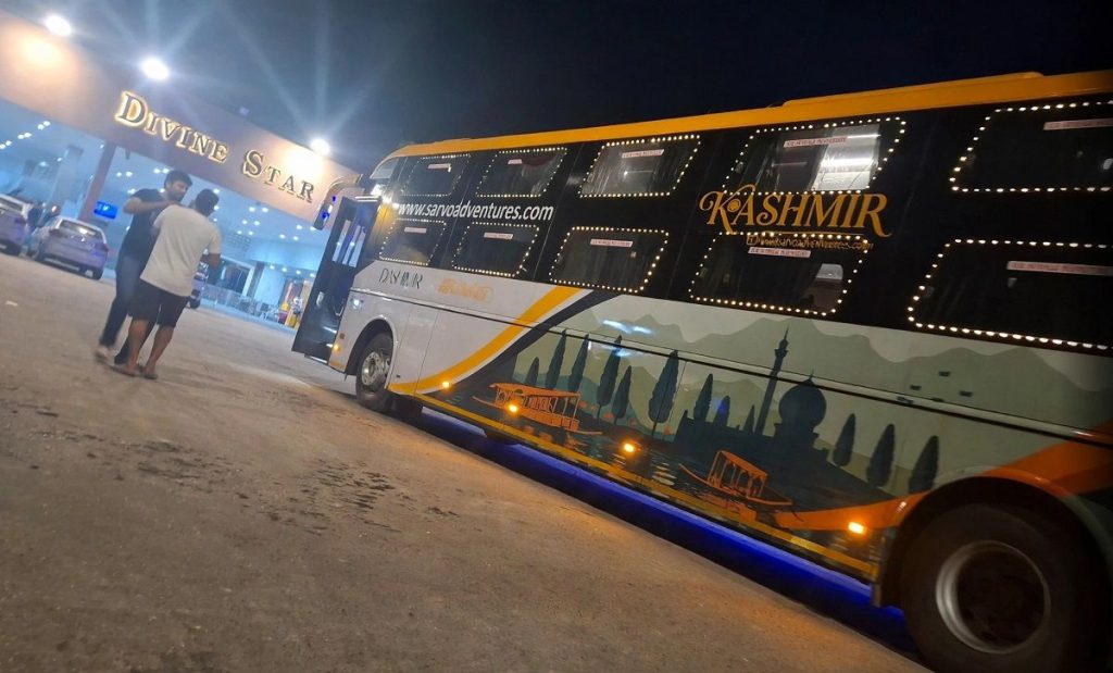 Kashmir-bound bus attacked in Haryana, CM Omar seeks action Kashmir-Bus-Attacked-Haryana